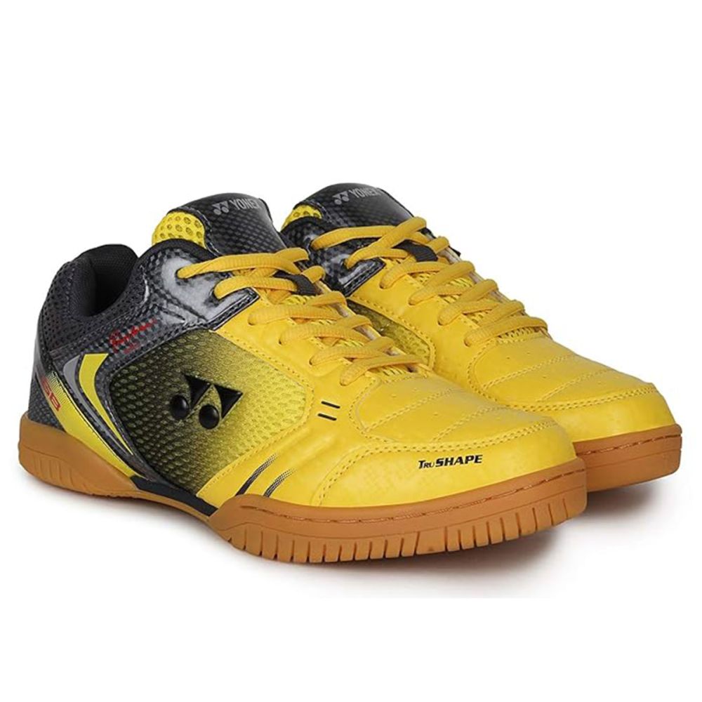 Yonex badminton shoes size 4 top
